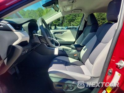 Zdjęcie 7 z 14 samochodu: 2023 TOYOTA RAV4 HYBRID XLE VIN:JTMRWRFV9PD174519 - miniatura
