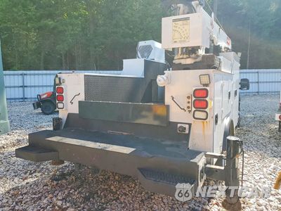 Trzecie zdjęcie samochodu z tyłu: 2015 FORD F550 SUPER DUTY UTILITY / SERVICE TRUCK VIN:1FDUF5GT4FEC17135 - miniatura