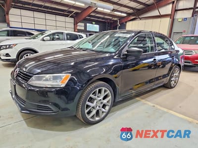 2014 VOLKSWAGEN JETTA BASE 3VW1K7AJ9EM439570 - główne zdjęcie licytacji z USA - miniatura