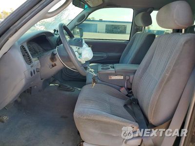 Zdjęcie 7 z 12 samochodu: 2001 TOYOTA TUNDRA SR5 VIN:5TBBN44151S131680 - miniatura