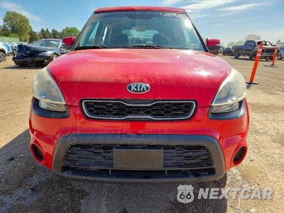 Piąte zdjęcie samochodu w środku: 2013 KIA SOUL + VIN:KNDJT2A68D7547704 - miniatura