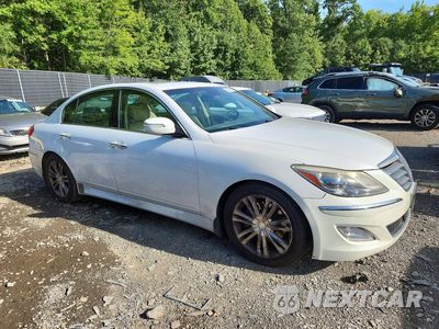 Czwarte zdjęcie samochodu z boku: 2013 HYUNDAI GENESIS 3.8L VIN:KMHGC4DD9DU233928 - miniatura