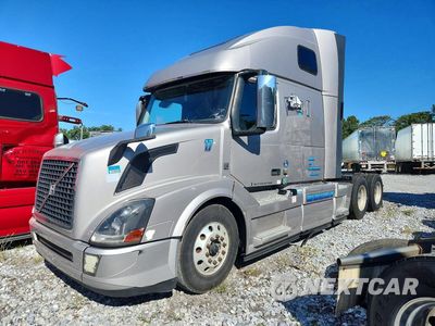2017 VOLVO VNL SEMI TRUCK 4V4NC9EH3HN983310 - główne zdjęcie licytacji z USA - miniatura