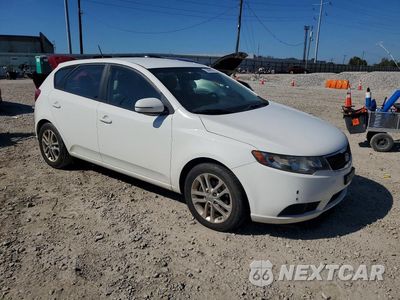 Czwarte zdjęcie samochodu z boku: 2011 KIA FORTE5 EX VIN:KNAFU5A24B5437322 - miniatura