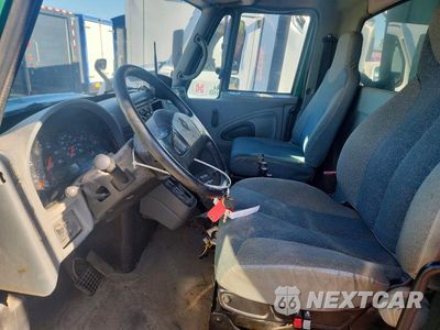Zdjęcie 7 z 13 samochodu: 2003 INTERNATIONAL 7300 SPREADER TRUCK VIN:1HTWAAAR53J063753 - miniatura