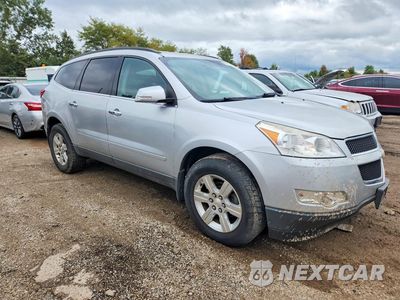 Czwarte zdjęcie samochodu z boku: 2011 CHEVROLET TRAVERSE LT VIN:1GNKRGEDXBJ413096 - miniatura