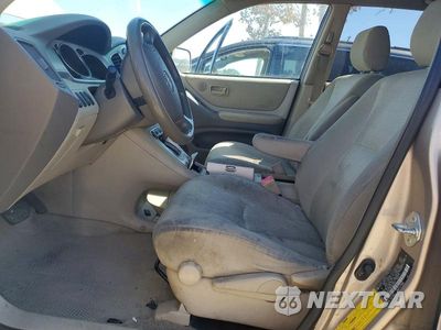 Zdjęcie 7 z 13 samochodu: 2005 TOYOTA HIGHLANDER BASE VIN:JTEDP21A850061034 - miniatura