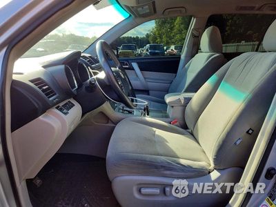 Zdjęcie 7 z 14 samochodu: 2012 TOYOTA HIGHLANDER BASE VIN:5TDBK3EH8CS150197 - miniatura