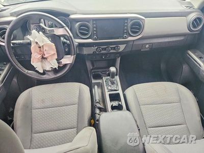 Zdjęcie 8 z 13 samochodu: 2020 TOYOTA TACOMA SR5 V6 VIN:3TMAZ5CN5LM124670 - miniatura