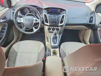 Zdjęcie 8 z 12 samochodu: 2014 FORD FOCUS SE VIN:1FADP3F21EL215616 - miniatura