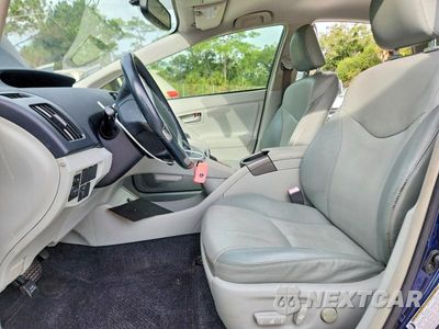 Zdjęcie 7 z 13 samochodu: 2012 TOYOTA PRIUS FOUR VIN:JTDKN3DU4C1599136 - miniatura