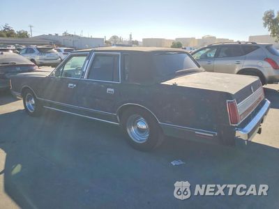 Drugie zdjęcie samochodu z przodu: 1989 LINCOLN TOWN CAR VIN:1LNBM81F6KY799667 - miniatura