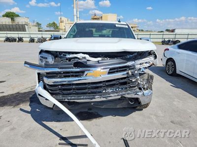 Piąte zdjęcie samochodu w środku: 2026 CHEVROLET SILVERADO K1500 LT VIN:1GCUKDED5TZ200631 - miniatura