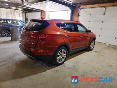 Trzecie zdjęcie samochodu z tyłu: 2013 HYUNDAI SANTA FE SPORT 2.0T VIN:5XYZU3LA0DG089358 - miniatura