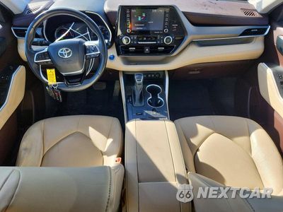 Zdjęcie 8 z 12 samochodu: 2020 TOYOTA HIGHLANDER HYBRID XLE VIN:5TDGBRCH0LS004002 - miniatura