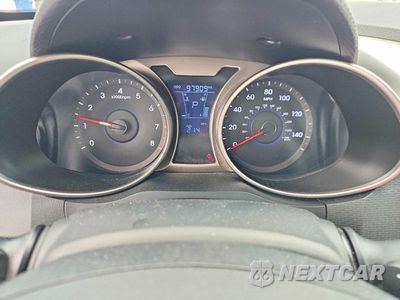 Zdjęcie 9 z 13 samochodu: 2012 HYUNDAI VELOSTER BASE VIN:KMHTC6AD9CU064992 - miniatura
