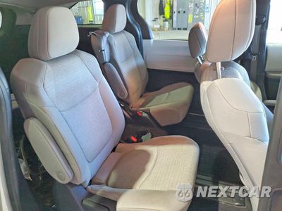 Zdjęcie 10 z 12 samochodu: 2025 TOYOTA SIENNA LE VIN:5TDKSKFC3SS175889 - miniatura