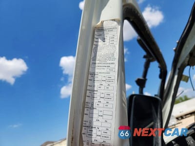 Zdjęcie 10 z 12 samochodu: 2023 VOLVO VHD READY MIX TRUCK VIN:4V5KC9DGXPN619004 - miniatura