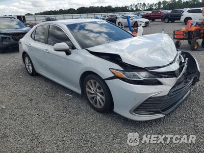 Czwarte zdjęcie samochodu z boku: 2023 TOYOTA CAMRY LE VIN:4T1C11AK7PU127679 - miniatura