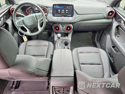 Zdjęcie 8 z 12 samochodu: 2024 CHEVROLET BLAZER RS VIN:3GNKBERS5RS185874 - miniatura