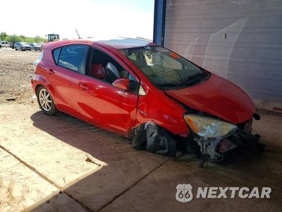 Czwarte zdjęcie samochodu z boku: 2013 TOYOTA PRIUS C THREE VIN:JTDKDTB37D1533758 - miniatura