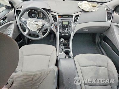 Zdjęcie 8 z 12 samochodu: 2011 HYUNDAI SONATA HYBRID VIN:KMHEC4A48BA008572 - miniatura