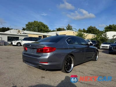 Czwarte zdjęcie samochodu z boku: 2018 BMW 530XE VIN:WBAJB1C50JB083749 - miniatura