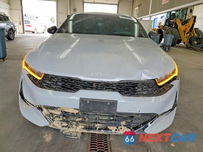 Piąte zdjęcie samochodu w środku: 2022 KIA K5 GT LINE VIN:5XXG64J20NG163421 - miniatura