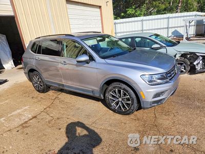 Czwarte zdjęcie samochodu z boku: 2021 VOLKSWAGEN TIGUAN SE VIN:3VV3B7AX8MM017807 - miniatura