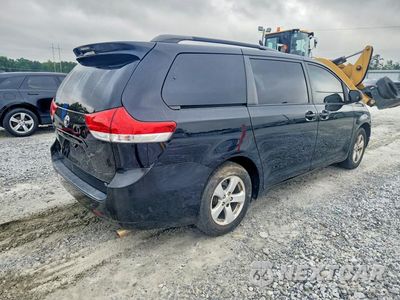 Trzecie zdjęcie samochodu z tyłu: 2014 TOYOTA SIENNA XLE 8-PASSENGER VIN:5TDYK3DCXES469359 - miniatura