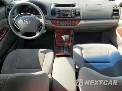 Zdjęcie 8 z 12 samochodu: 2005 TOYOTA CAMRY XLE VIN:4T1BE32K55U583719 - miniatura