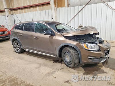 Czwarte zdjęcie samochodu z boku: 2017 VOLVO V60 CROSS COUNTRY PREMIER VIN:YV440MWK5H1024413 - miniatura
