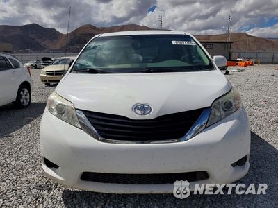 Piąte zdjęcie samochodu w środku: 2013 TOYOTA SIENNA LE VIN:5TDJK3DC7DS069792 - miniatura
