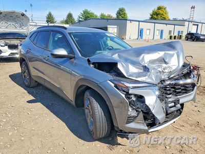 Czwarte zdjęcie samochodu z boku: 2026 CHEVROLET TRAX 1LT VIN:KL77LHEP6TC233228 - miniatura