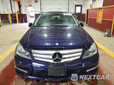 Piąte zdjęcie samochodu w środku: 2012 MERCEDES-BENZ C 300 4MATIC VIN:WDDGF8BB3CR209118 - miniatura