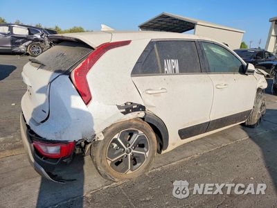 Trzecie zdjęcie samochodu z tyłu: 2023 KIA NIRO LX VIN:KNDCP3LE5P5089921 - miniatura