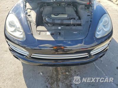 Zdjęcie 12 z 13 samochodu: 2014 PORSCHE CAYENNE VIN:WP1AA2A2XELA09175 - miniatura