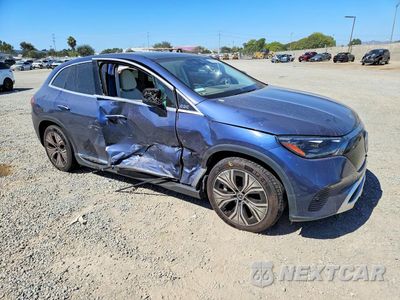 Czwarte zdjęcie samochodu z boku: 2023 MERCEDES-BENZ EQE SUV 350 4MATIC VIN:4JGGM1CB1PA028072 - miniatura