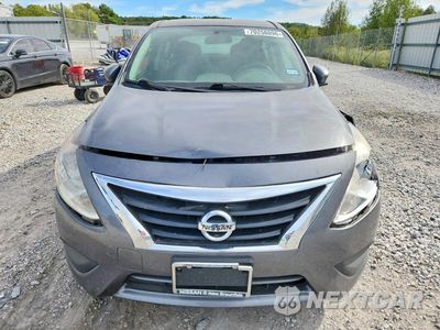 Piąte zdjęcie samochodu w środku: 2018 NISSAN VERSA SV VIN:3N1CN7AP0JL812327 - miniatura