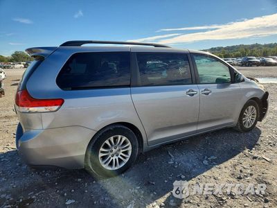 Trzecie zdjęcie samochodu z tyłu: 2013 TOYOTA SIENNA XLE VIN:5TDYK3DC0DS319971 - miniatura