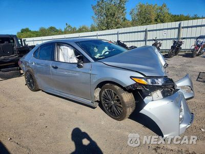 Czwarte zdjęcie samochodu z boku: 2020 TOYOTA CAMRY SE NIGHTSHADE VIN:4T1G11AK4LU307956 - miniatura