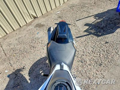 Piąte zdjęcie samochodu w środku: 2021 KTM 890 DUKE R VIN:VBKTU9405MM808356 - miniatura