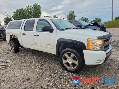 Czwarte zdjęcie samochodu z boku: 2009 CHEVROLET SILVERADO K1500 LT VIN:3GCEK23339G184506 - miniatura