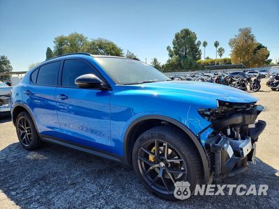 Czwarte zdjęcie samochodu z boku: 2020 ALFA ROMEO STELVIO VIN:ZASPAJAN3L7C88353 - miniatura