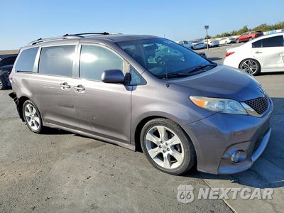 Czwarte zdjęcie samochodu z boku: 2011 TOYOTA SIENNA SPORT VIN:5TDXK3DCXBS100640 - miniatura