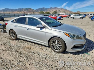 Czwarte zdjęcie samochodu z boku: 2015 HYUNDAI SONATA SPORT 2.0T VIN:5NPE34AB8FH099327 - miniatura