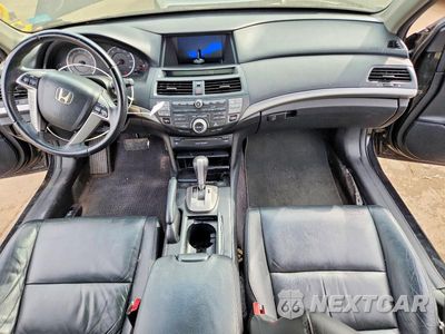 Zdjęcie 8 z 13 samochodu: 2010 HONDA ACCORD EXL VIN:1HGCP2F84AA150109 - miniatura