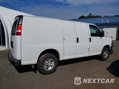 Trzecie zdjęcie samochodu z tyłu: 2021 CHEVROLET EXPRESS CARGO DELIVERY VAN VIN:1GCWGAFP5M1256490 - miniatura