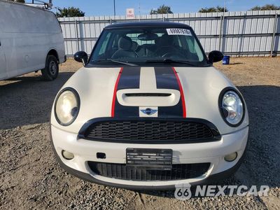 Piąte zdjęcie samochodu w środku: 2009 MINI COOPER S VIN:WMWMF73509TW82631 - miniatura