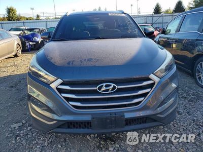 Piąte zdjęcie samochodu w środku: 2017 HYUNDAI TUCSON SE VIN:KM8J3CA4XHU436580 - miniatura